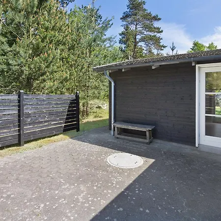 Three-bedroom Holiday In * Hals