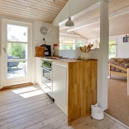 Three-bedroom Holiday In * Hals